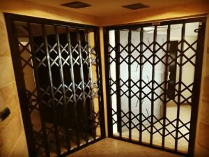 عکس درب آکاردئونی