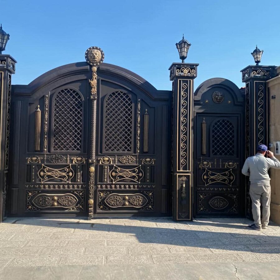درب حیاط آهنی