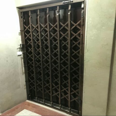 حفاظ آکاردئونی تمام گل دوبل چهار جداره تسمه ۲.۵ سانتی متر پرچ مخفی
