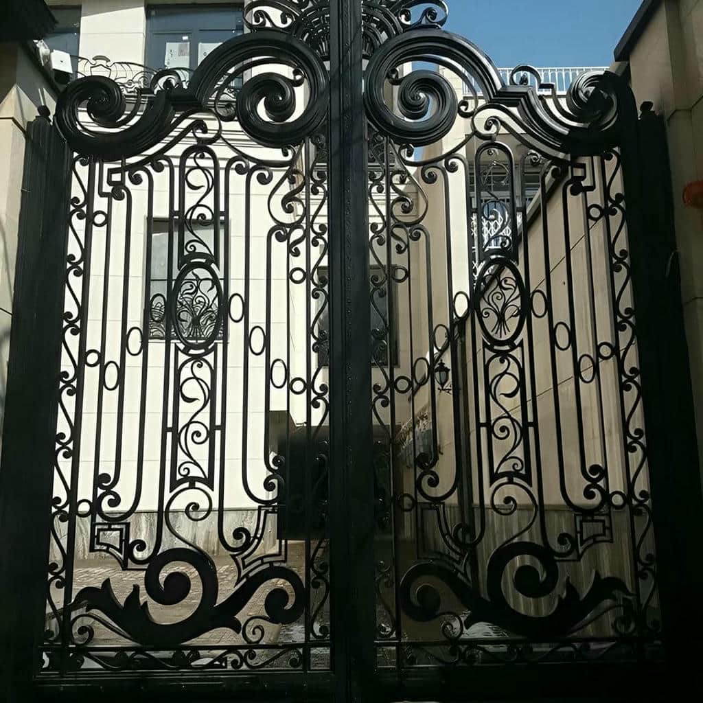 درب فلزی نگین برای ورودی ویلایی و پارکینگ