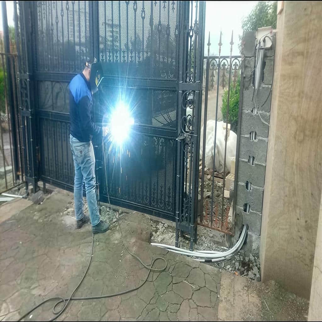 کارخانه جک درب پارکینگ تجاری در ساوه