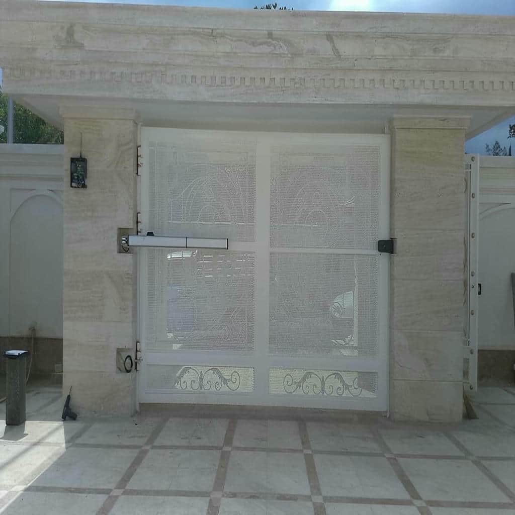 نصب جک درب پارکینگ پروژه ای در ایرانشهر