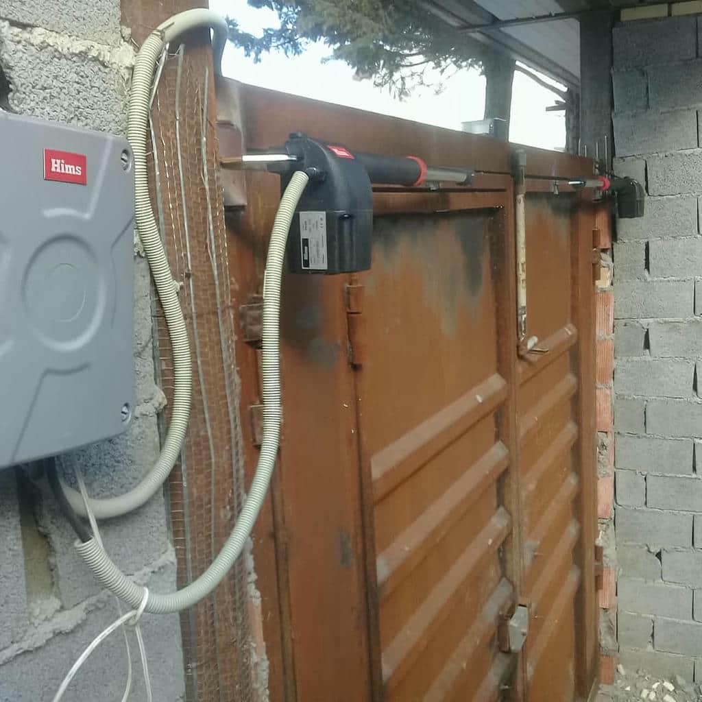 نصب جک درب پارکینگ هماهنگ نما در شهریار