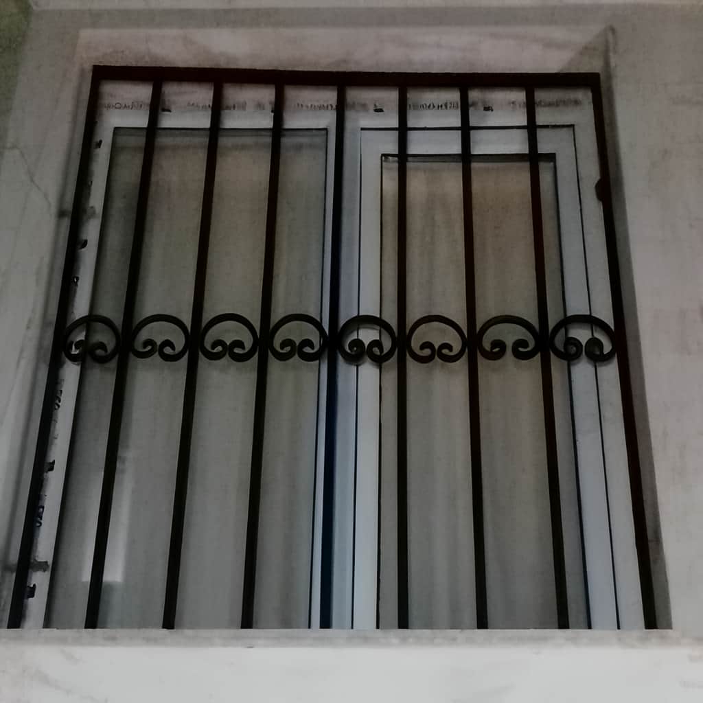 حفاظ پنجره در تبریز