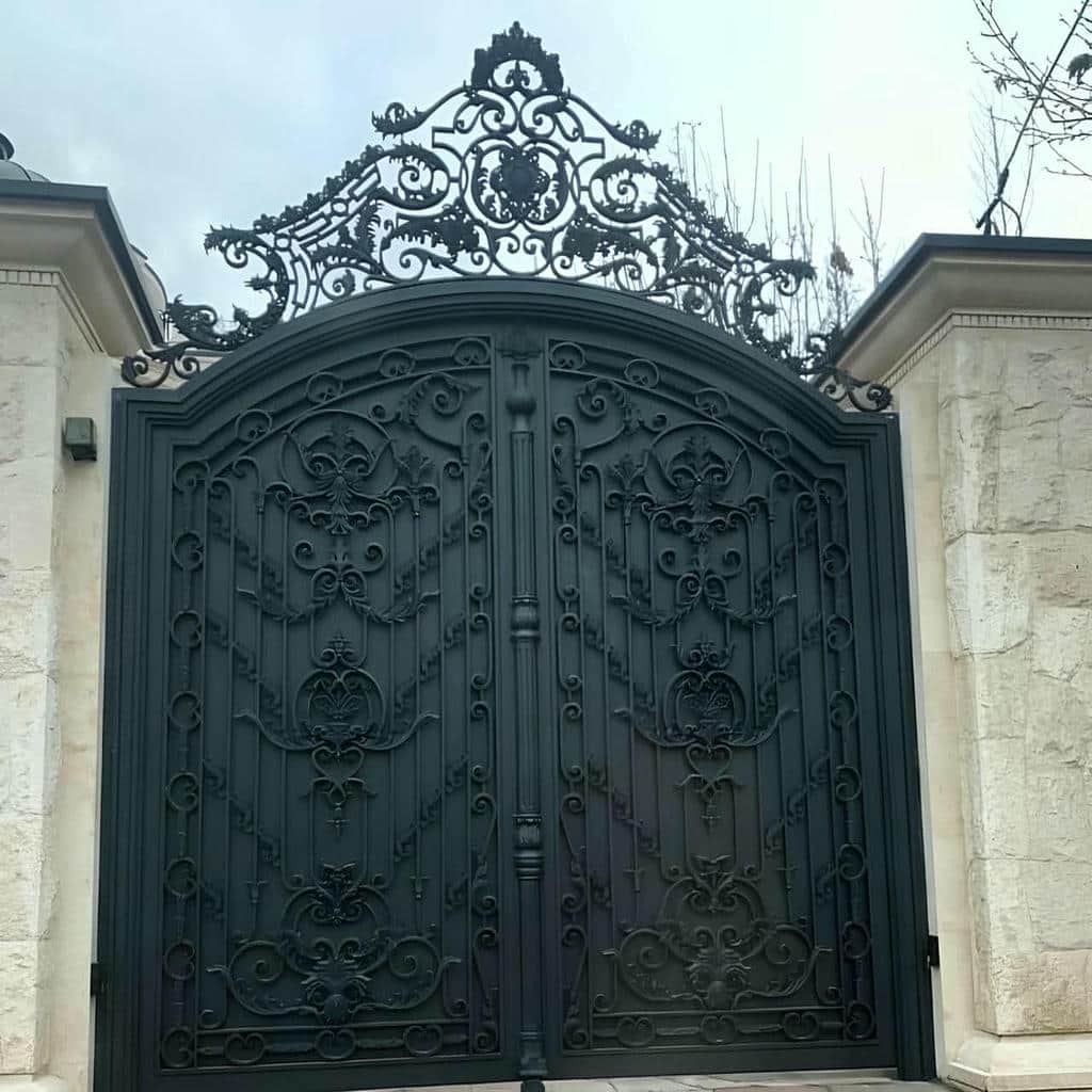 نصب درب حیاط فرفورژه در آبسرد