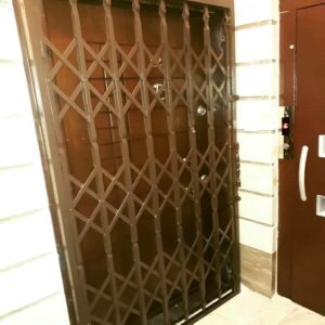 درب حفاظ آکاردئونی در سبزوار