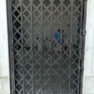 درب حفاظ آکاردئونی در مشهد
