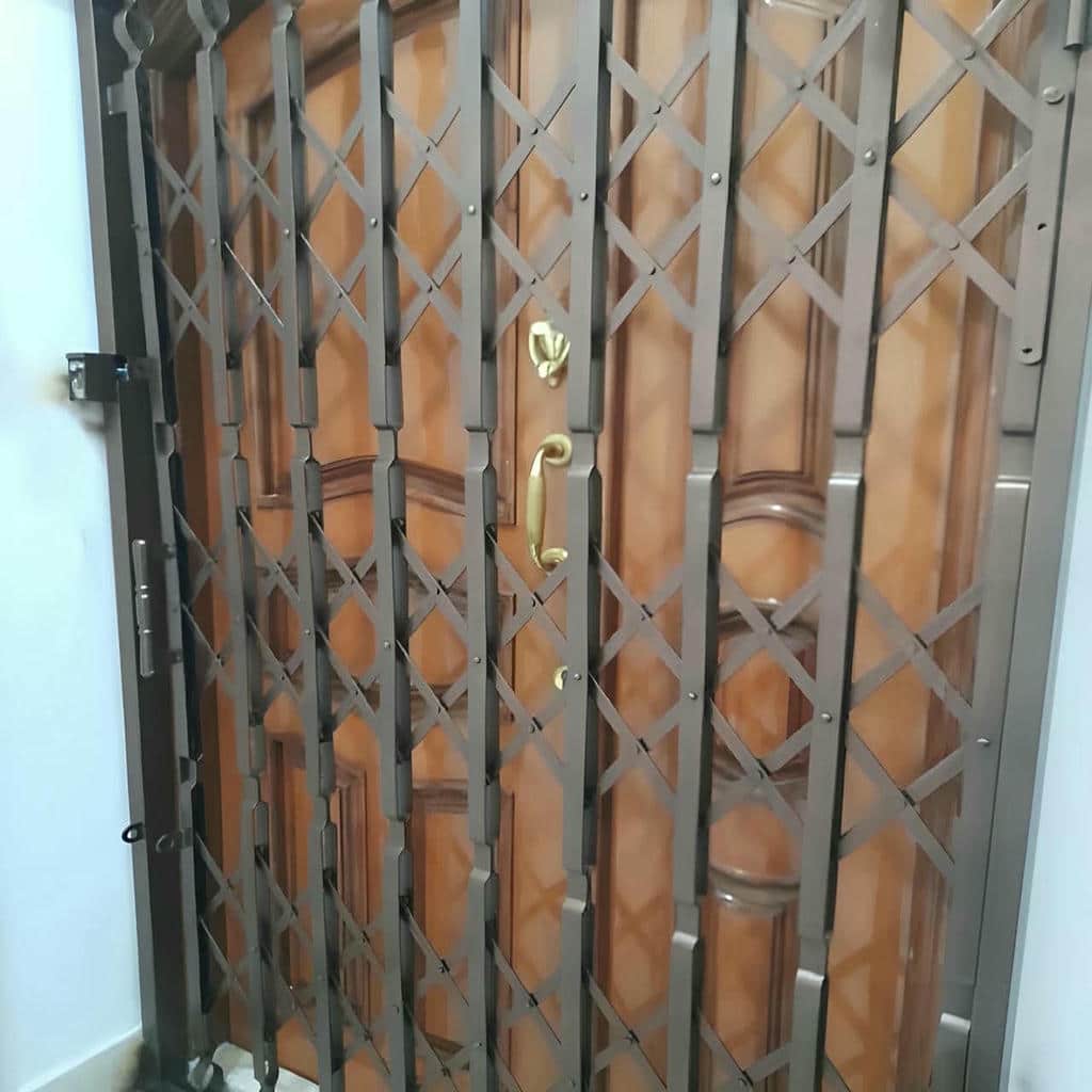 فروش درب حفاظ آکاردئونی حفاظ پشت درب در بومهن