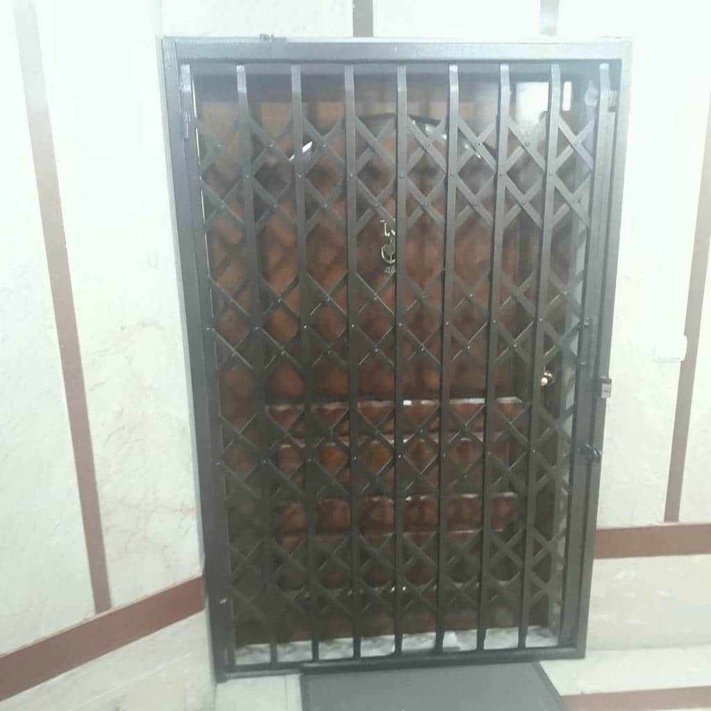 درب حفاظ آکاردئونی در فشم