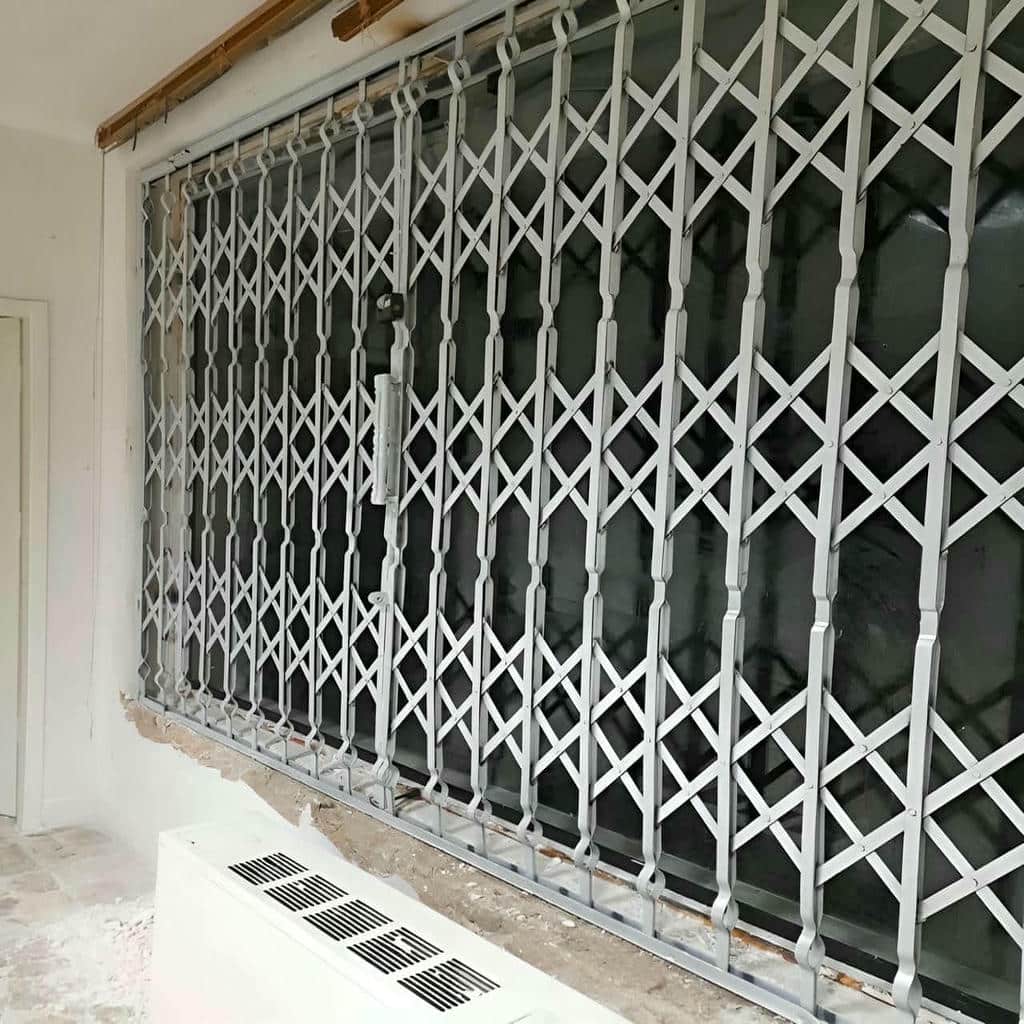 فروش درب حفاظ آکاردئونی ریل استاندارد در چالوس