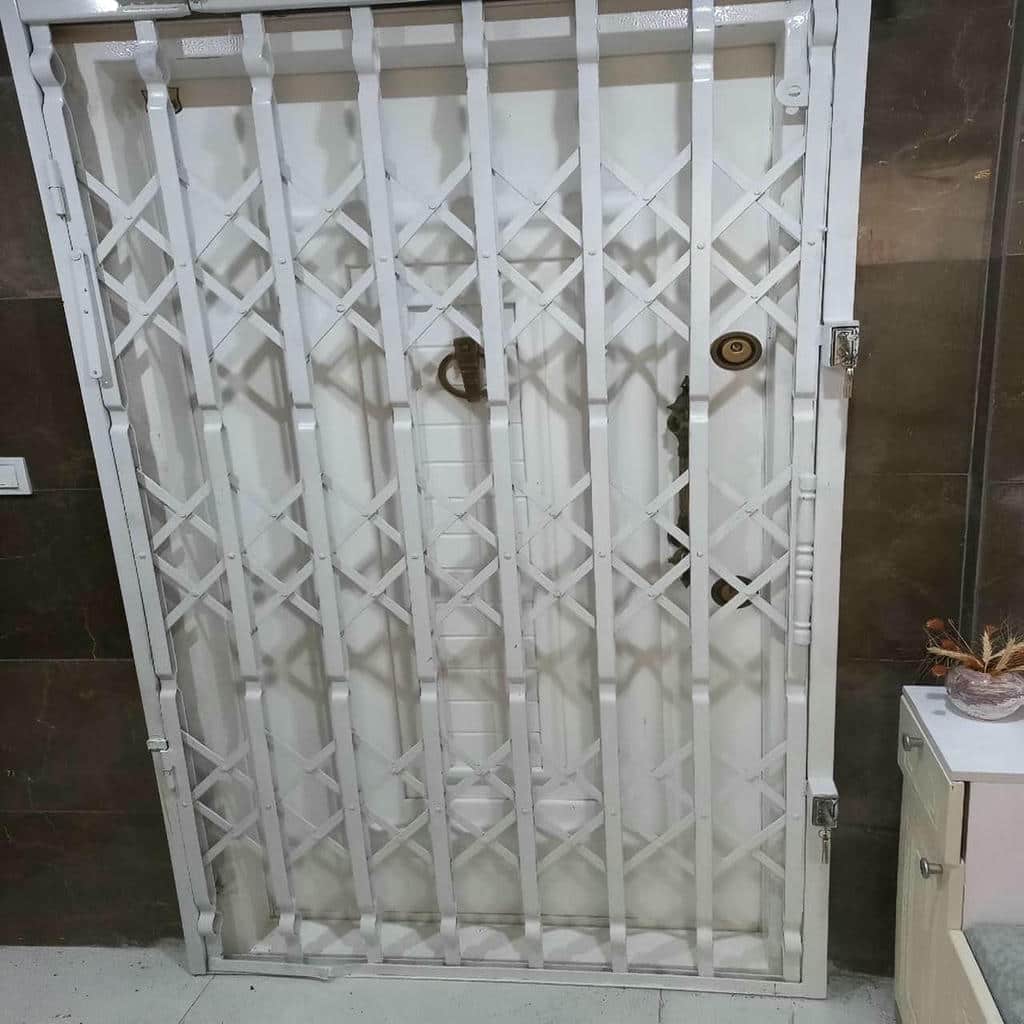کارخانه درب حفاظ آکاردئونی قفل ضدبرش در اصفهان