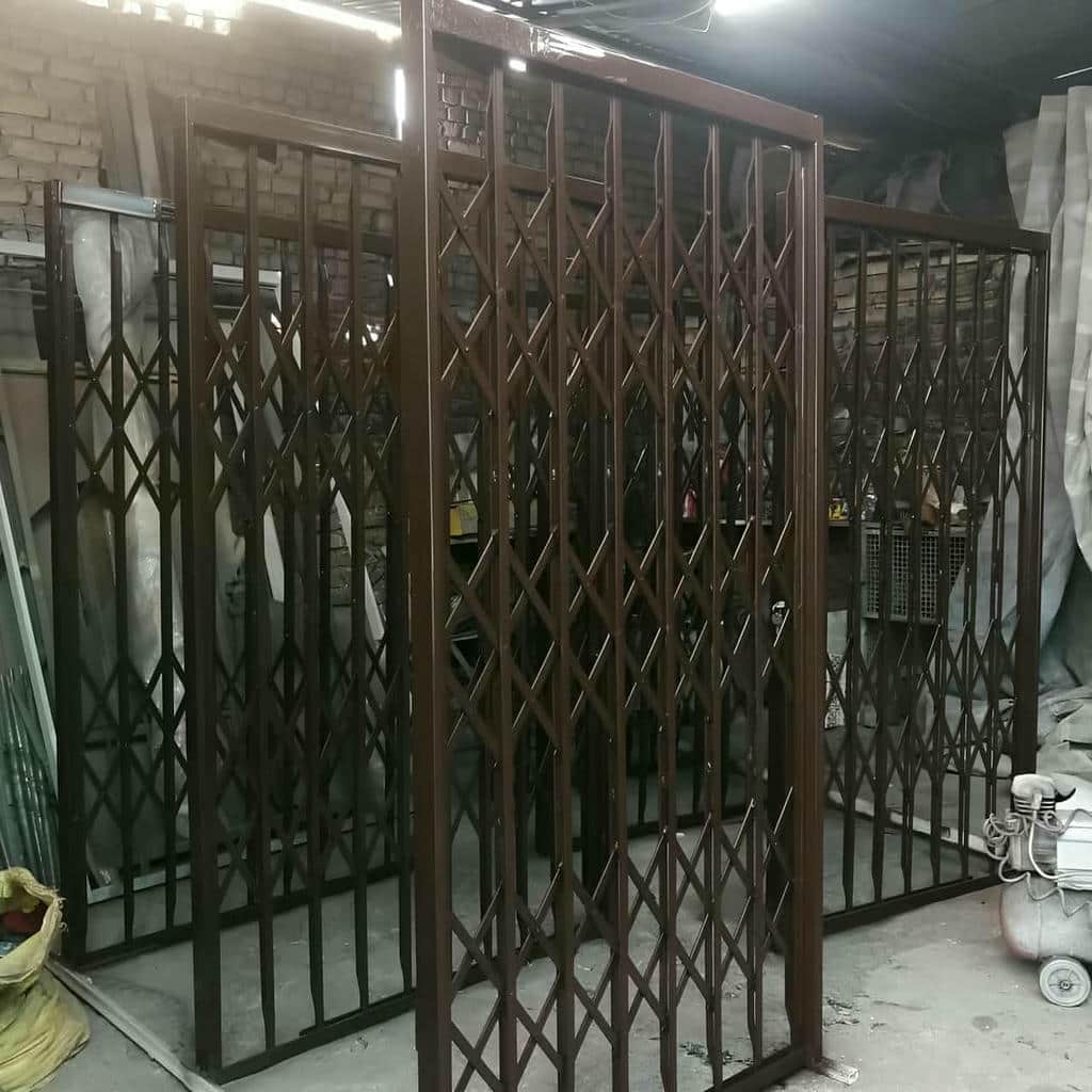 قیمت درب حفاظ آکاردئونی حفاظ پشت درب در اصفهان