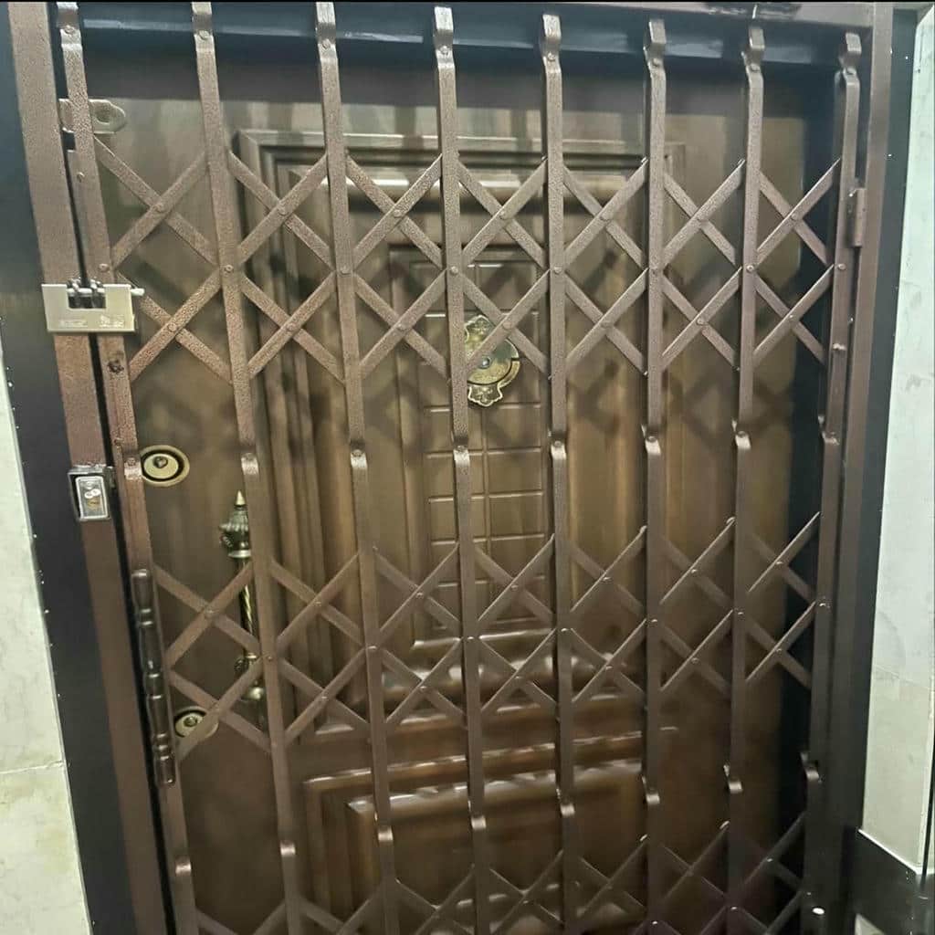کارخانه درب حفاظ آکاردئونی قفل ضدبرش در تبریز