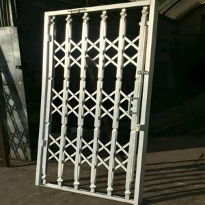 درب حفاظ آکاردئونی در سنندج