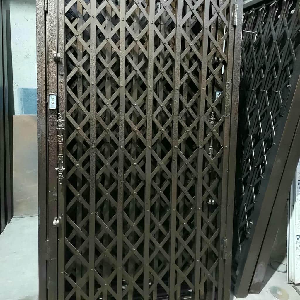خرید درب حفاظ آکاردئونی دوگل در اصفهان