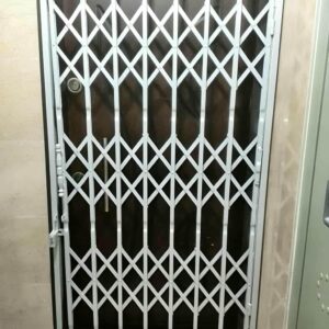 درب حفاظ آکاردئونی در ساری