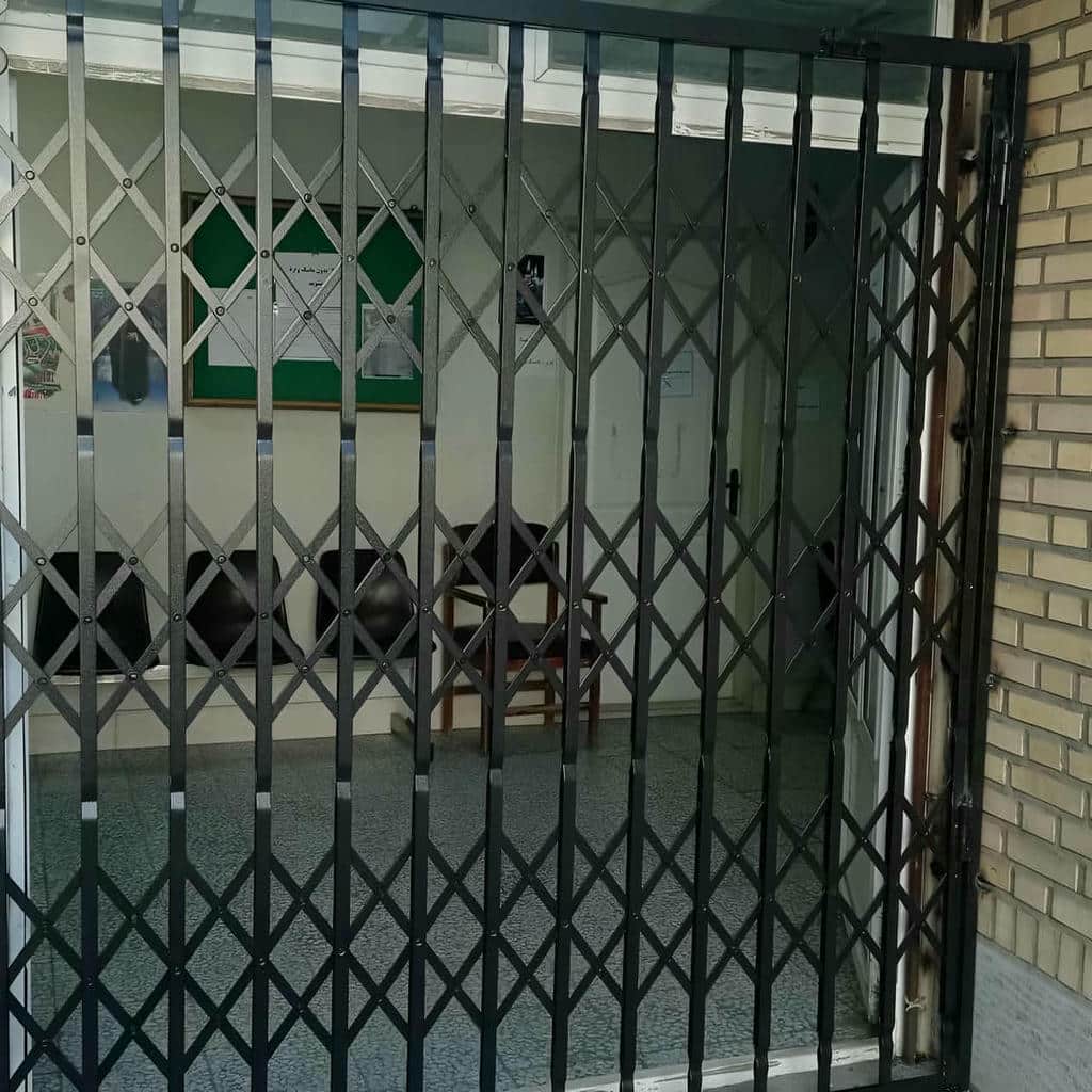 کارخانه درب حفاظ آکاردئونی قفل ضدبرش در قم