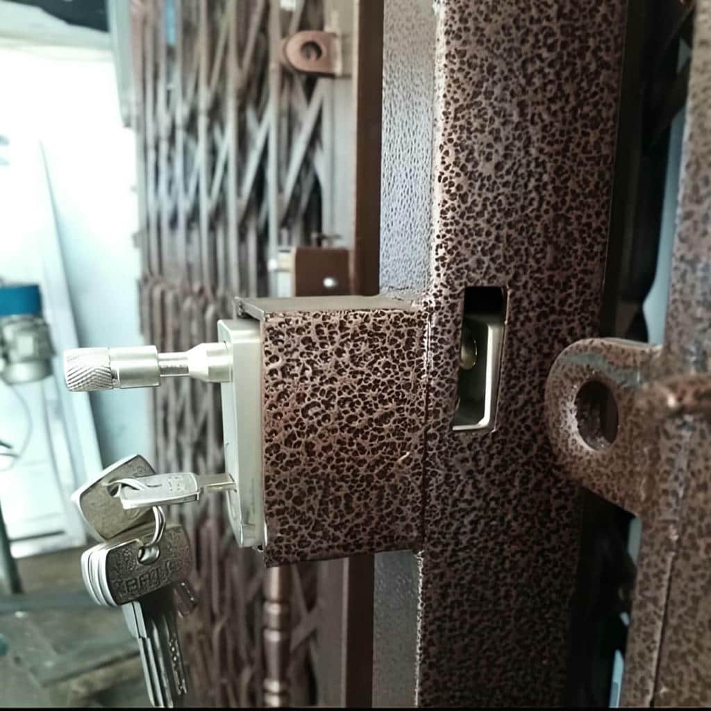 خرید درب حفاظ آکاردئونی تسمه تقویتی در چابهار