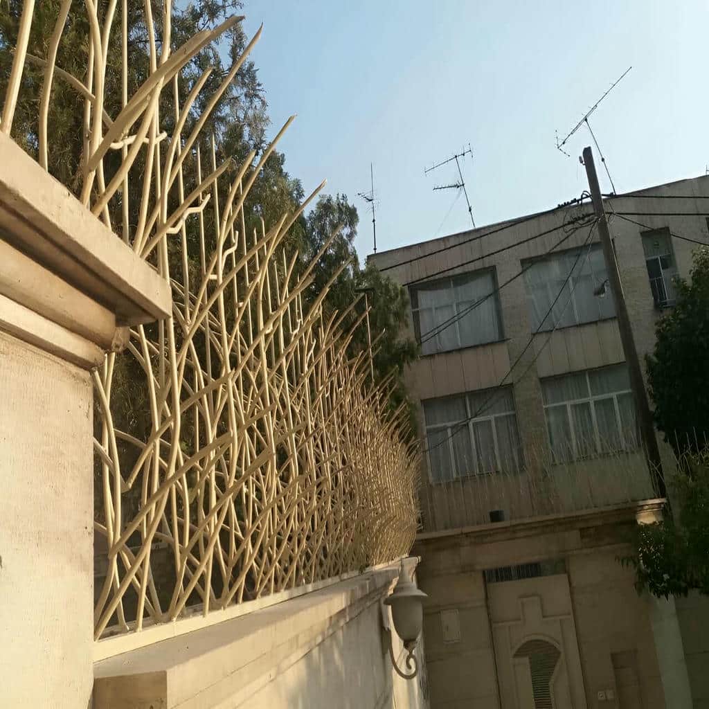 قیمت حفاظ شاخ گوزنی دیوار حیاط در کرمان
