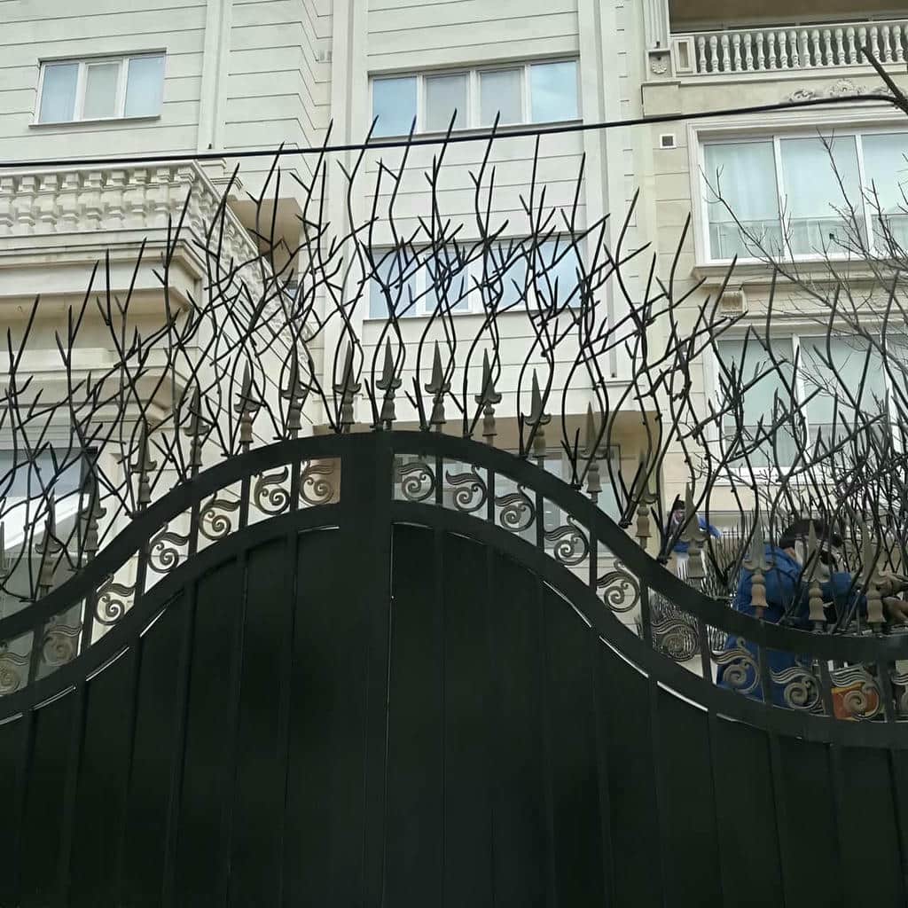 قیمت حفاظ شاخ گوزنی دیوار حیاط در یزد