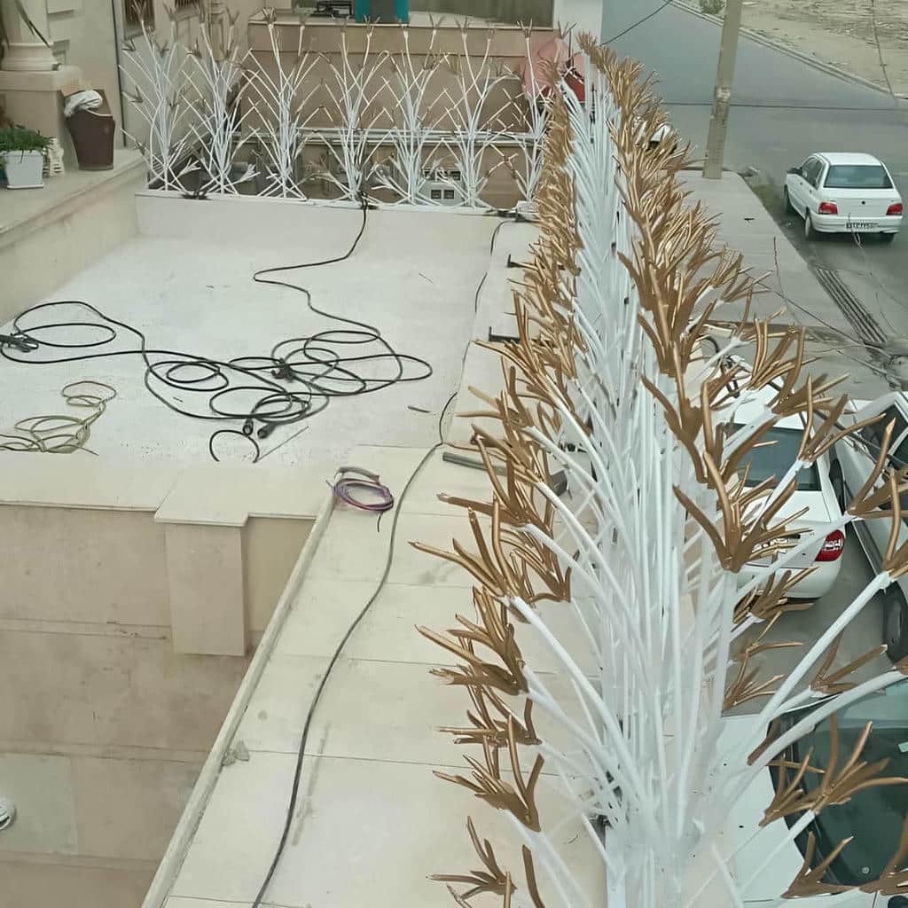 نصب حفاظ شاخ گوزنی دیوار حیاط در بندر لنگه