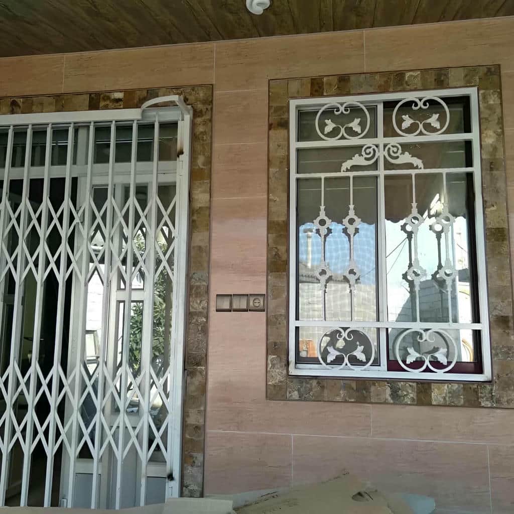 نصب حفاظ پنجره بازشو در کاشان