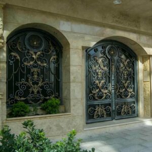 درب حیاط در قم