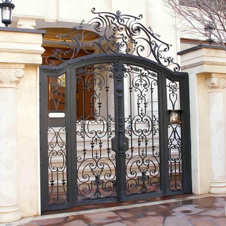درب حیاط در شهرکرد