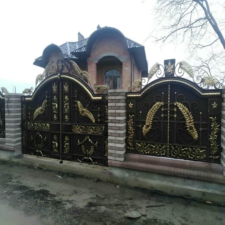 درب حیاط در لواسان