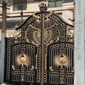 درب حیاط در طالقان