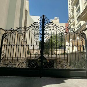 درب حیاط در اندیشه