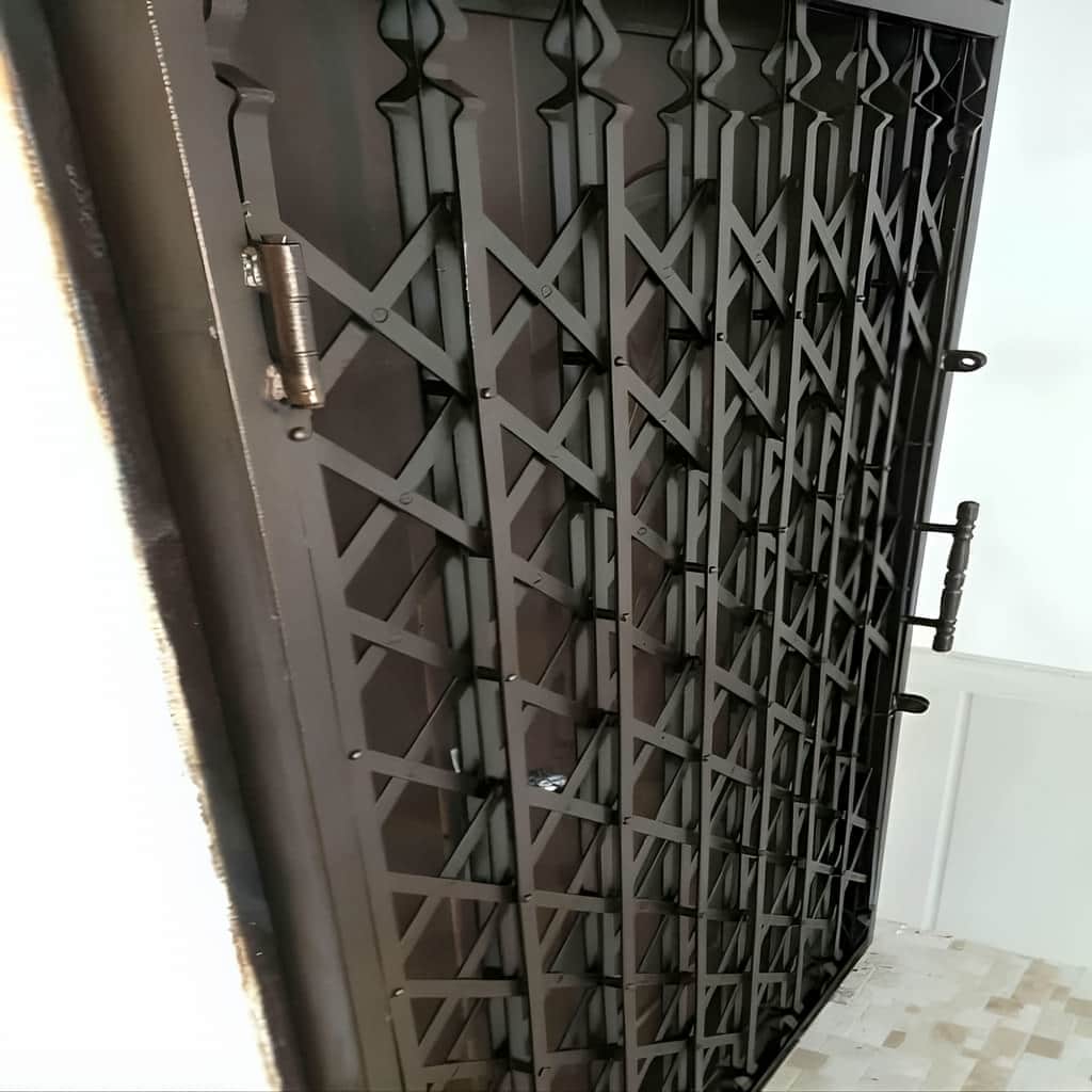 تعمیر حفاظ آکاردئونی کم جا راهرو و تنظیم قرقره