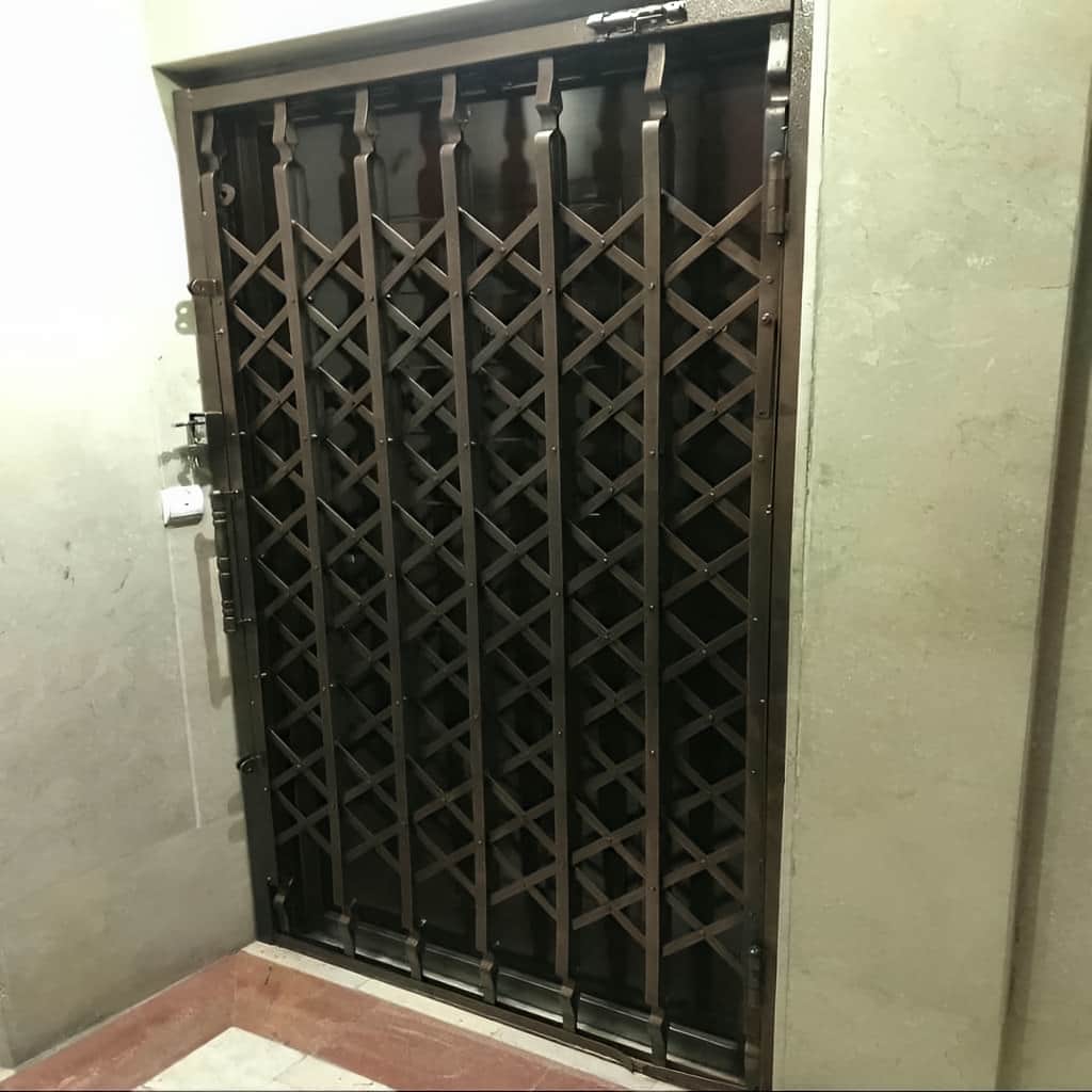 قیمت درب آکاردئونی پنج گل دوبل بر اساس