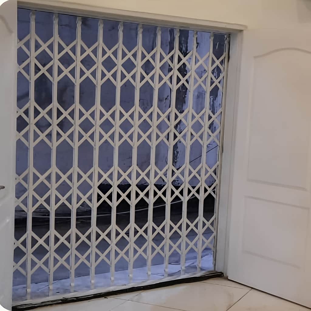 درب آکاردئونی چهار گل لوزی با پروفیل تقویت‌شده