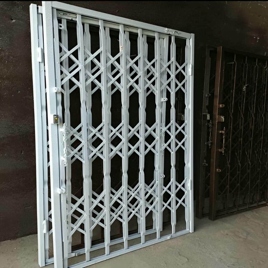 درب ریلی آکاردئونی کم جا برای ورودی آپارتمان