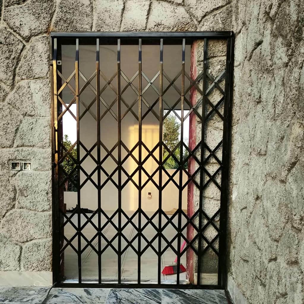 ساخت درب ریلی آکاردئونی کم جا با ریل تقویت‌شده