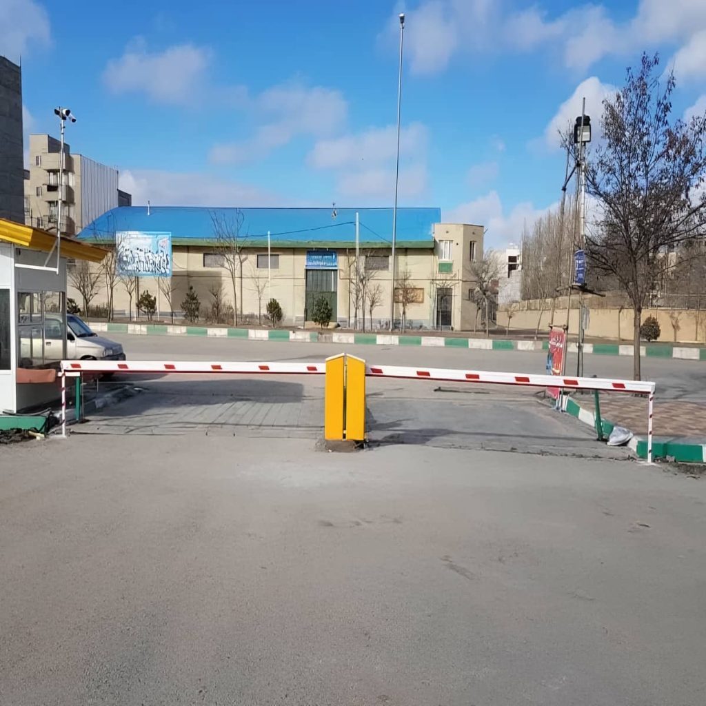 خرید پلاک خوان پارکینگ ورودی برای مجتمع مسکونی