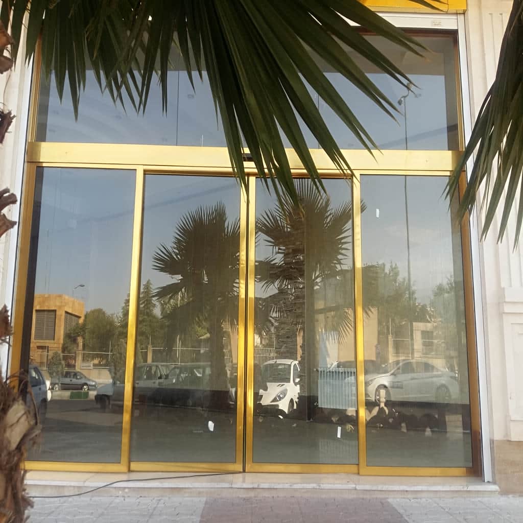 درب شیشه ای اتوماتیک کم صدا با موتور آرام و توقف نرم