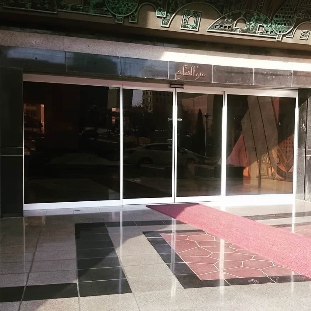 سفارش درب اتوماتیک شیشه ای بانک مدل کشویی