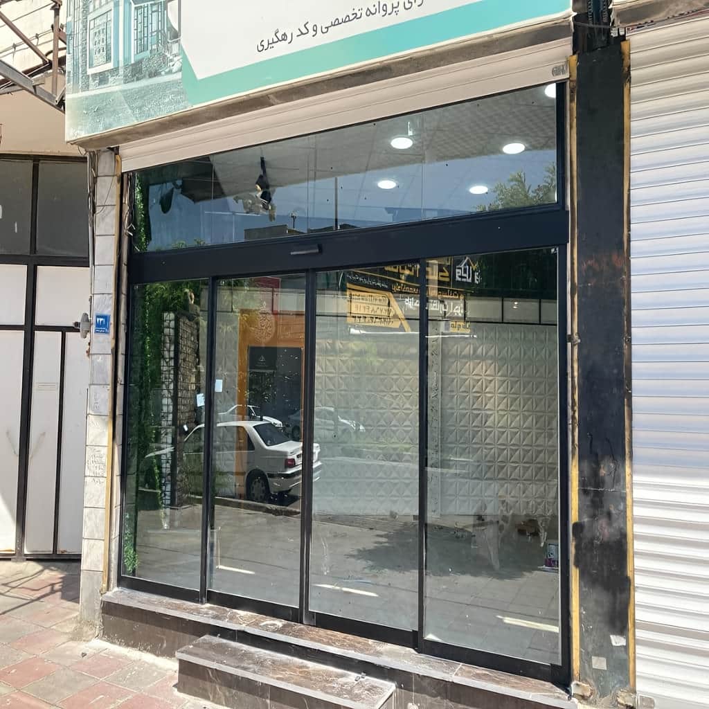 نصب درب اتوماتیک شیشه ای تلسکوپی عرض کم