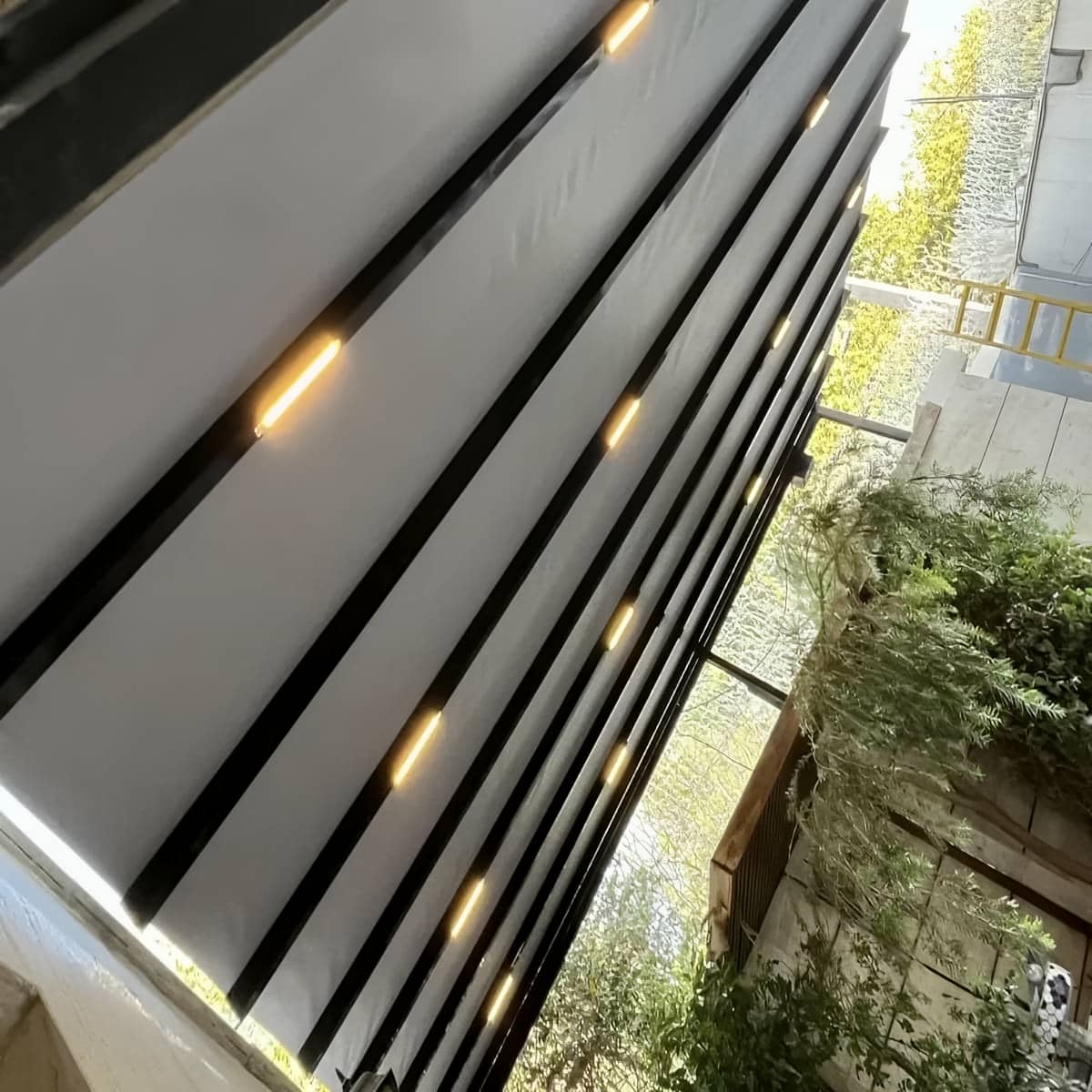 سقف برقی پارکینگ متحرک با فریم مقاوم سقف برقی پارکینگ متحرک