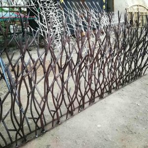 11 نمونه حفاظ دیوار کوتاه حیاط