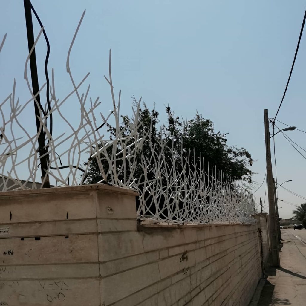 اجرای حفاظ دیوار با میلگرد آجدار با شاسی مقاوم