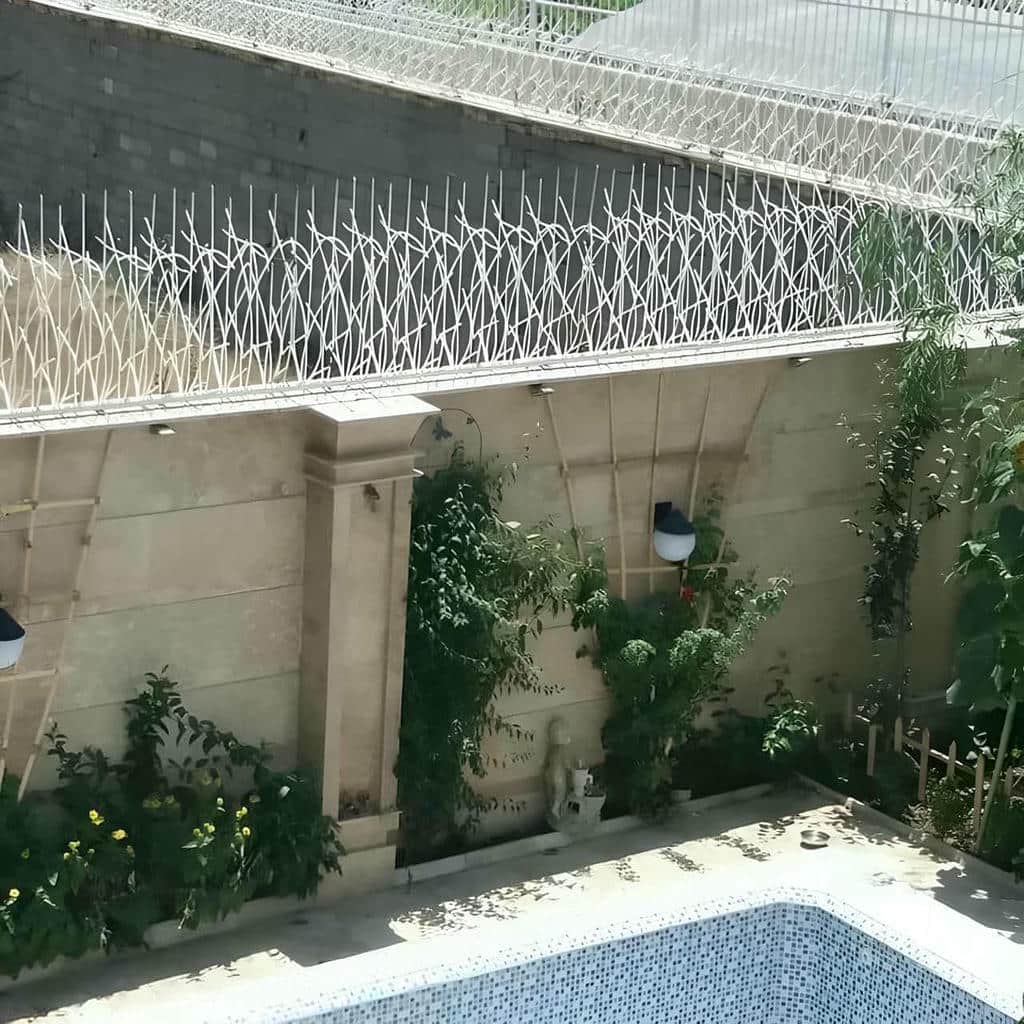 فروش حفاظ دیوار شیک روی سنگ تراورتن با مدل سفارشی