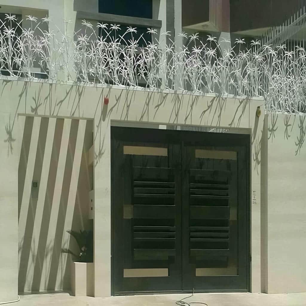 سفارش حفاظ دیوار فلزی ردیفی با رنگ کورهای