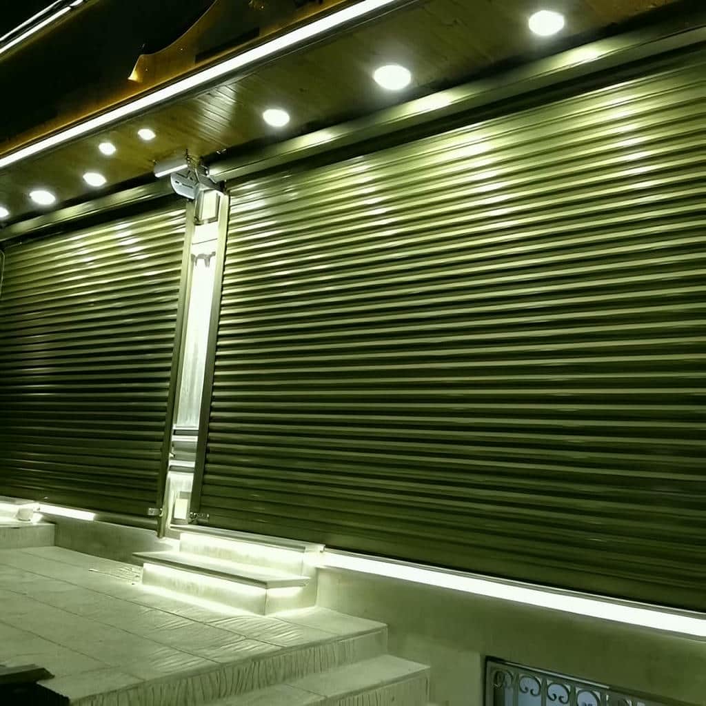 اجرای ریل کرکره برقی آلومینیومی برای پارکینگ