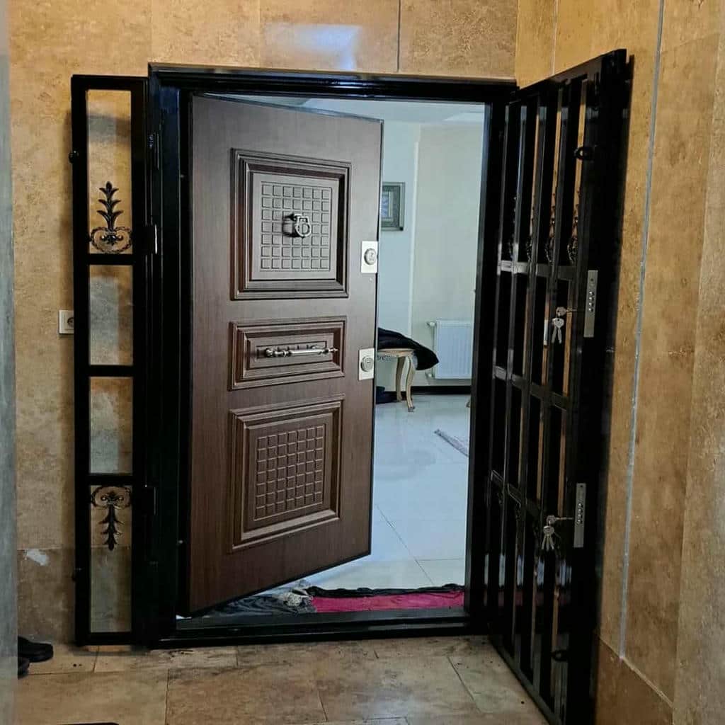 قیمت حفاظ درب آپارتمان ضد دیلم بر اساس مشخصات