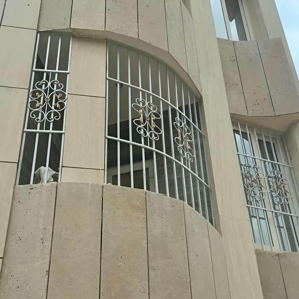 ابعاد سفارش حفاظ پنجره شیک قاب دار با مدل ساده