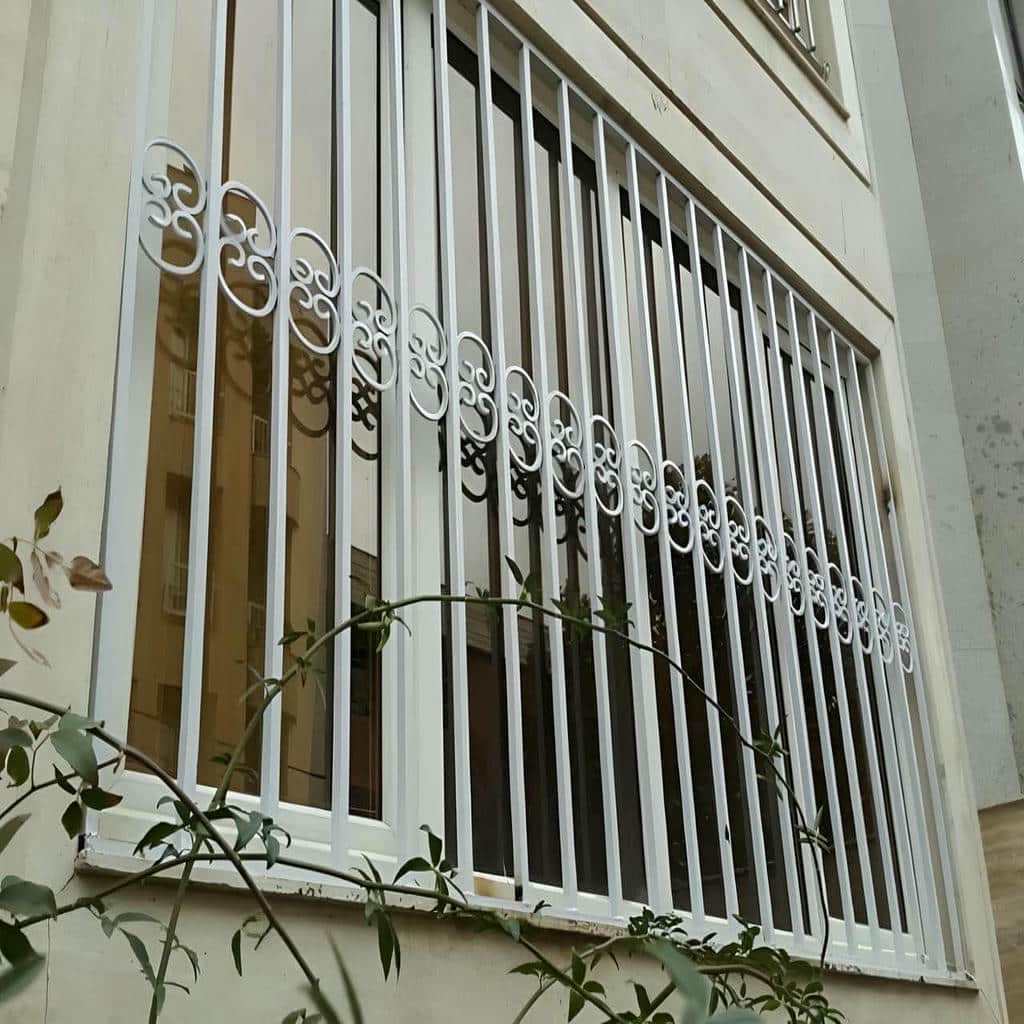تولید حفاظ پنجره رنگی کوره ای با پروفیل آهنی