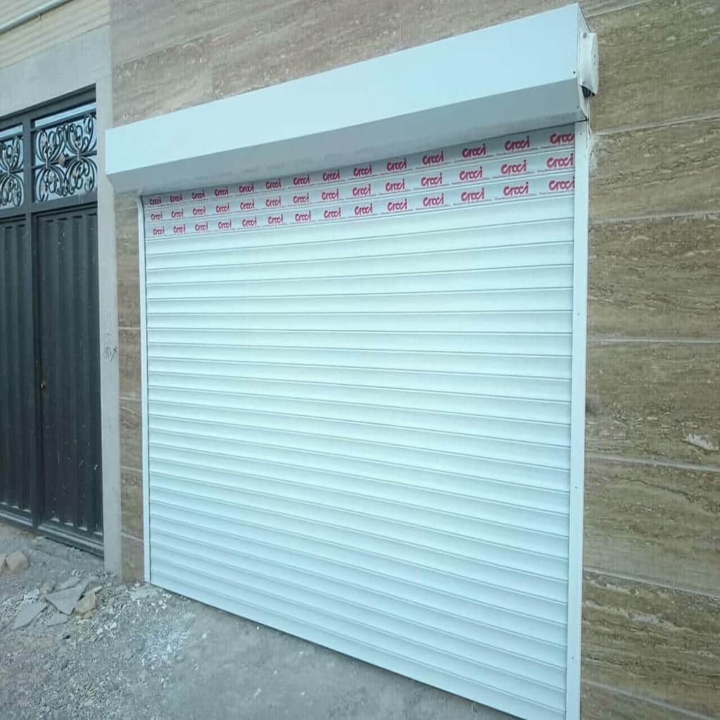 فروش کرکره برقی مدرن نمای تجاری مناسب گالری